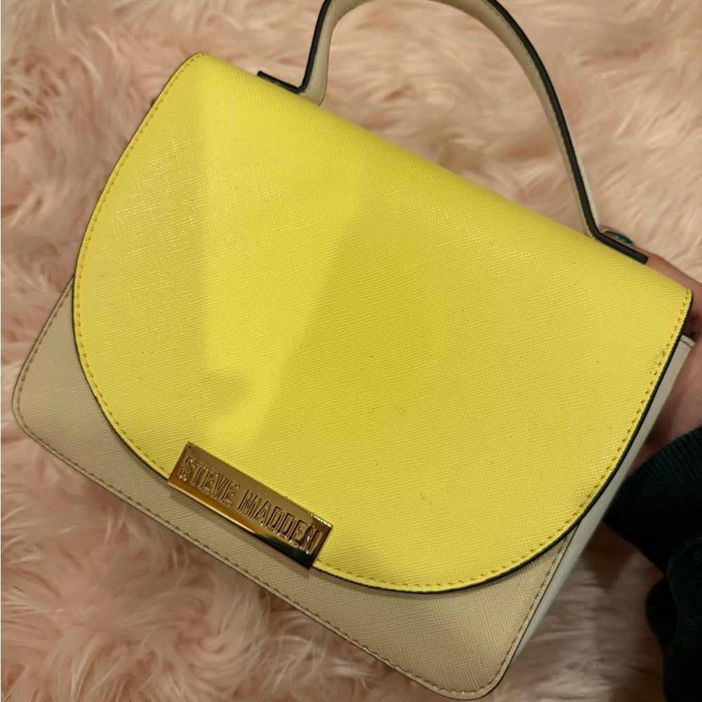 Steve Madden Yellow and Cream Mini Purse with Modern Silhouette (Missing Strap)